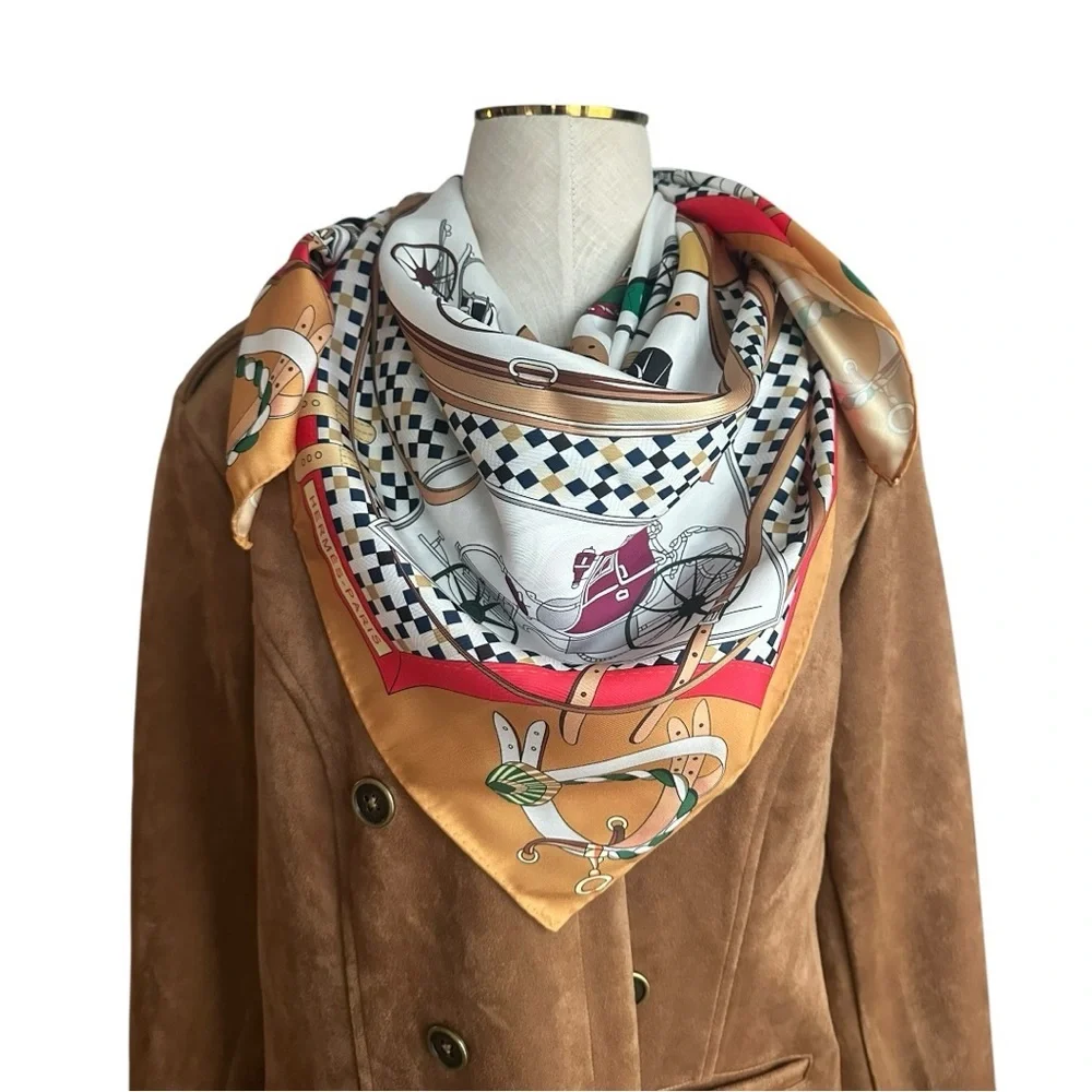 Hermès “Les Voitures Nouvelles” Silk Carré 90 Scarf Gold Brown Red Carriage - Picture 4 of 13